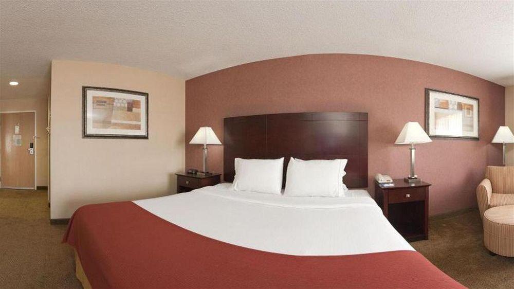 Holiday Inn Express Hotel & Suites Cincinnati-North/Sharonville Ngoại thất bức ảnh