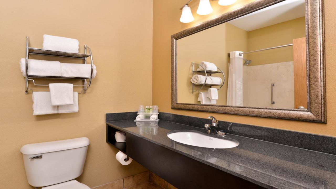 Holiday Inn Express Hotel & Suites Cincinnati-North/Sharonville Ngoại thất bức ảnh