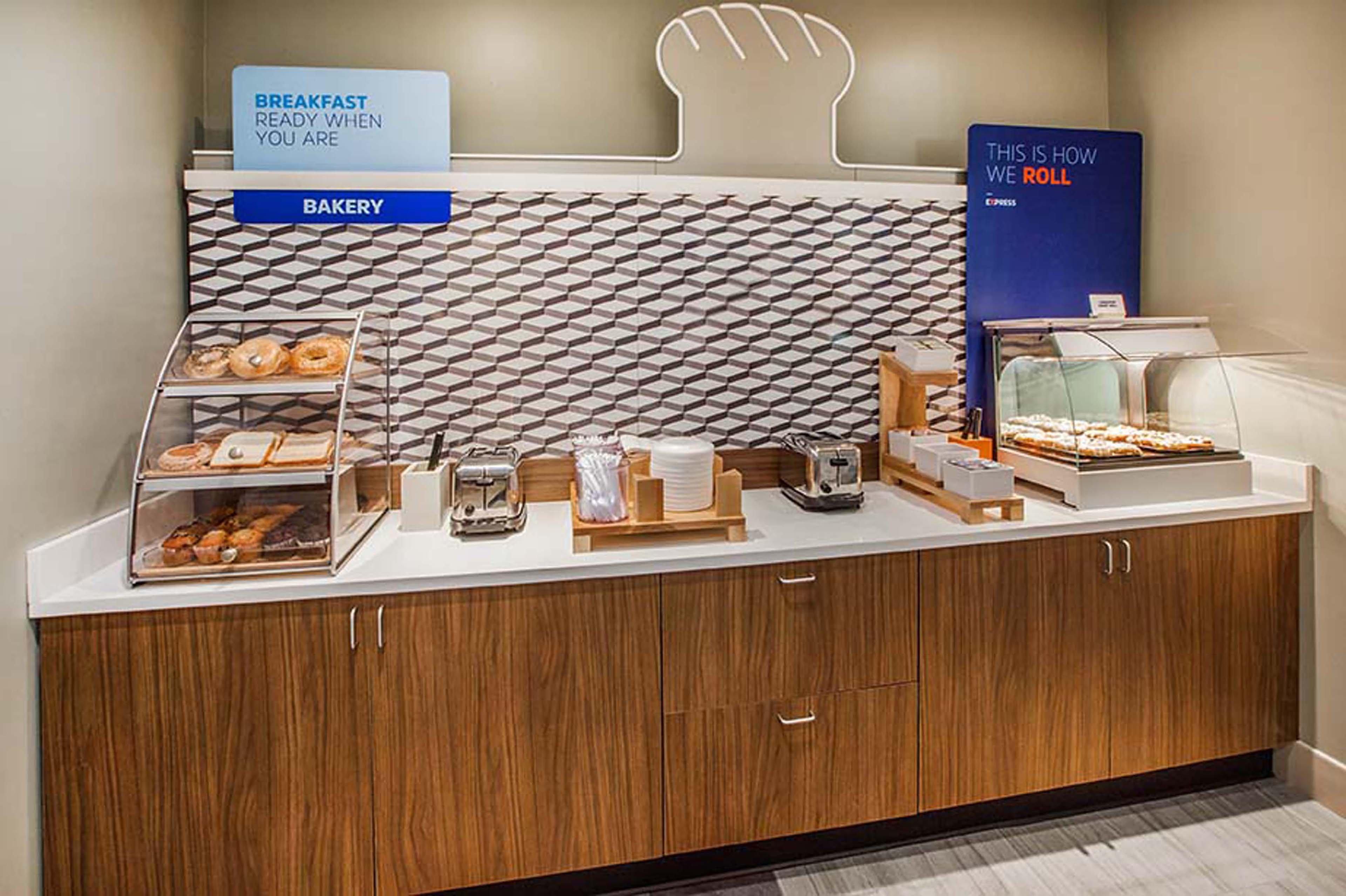 Holiday Inn Express Hotel & Suites Cincinnati-North/Sharonville Ngoại thất bức ảnh