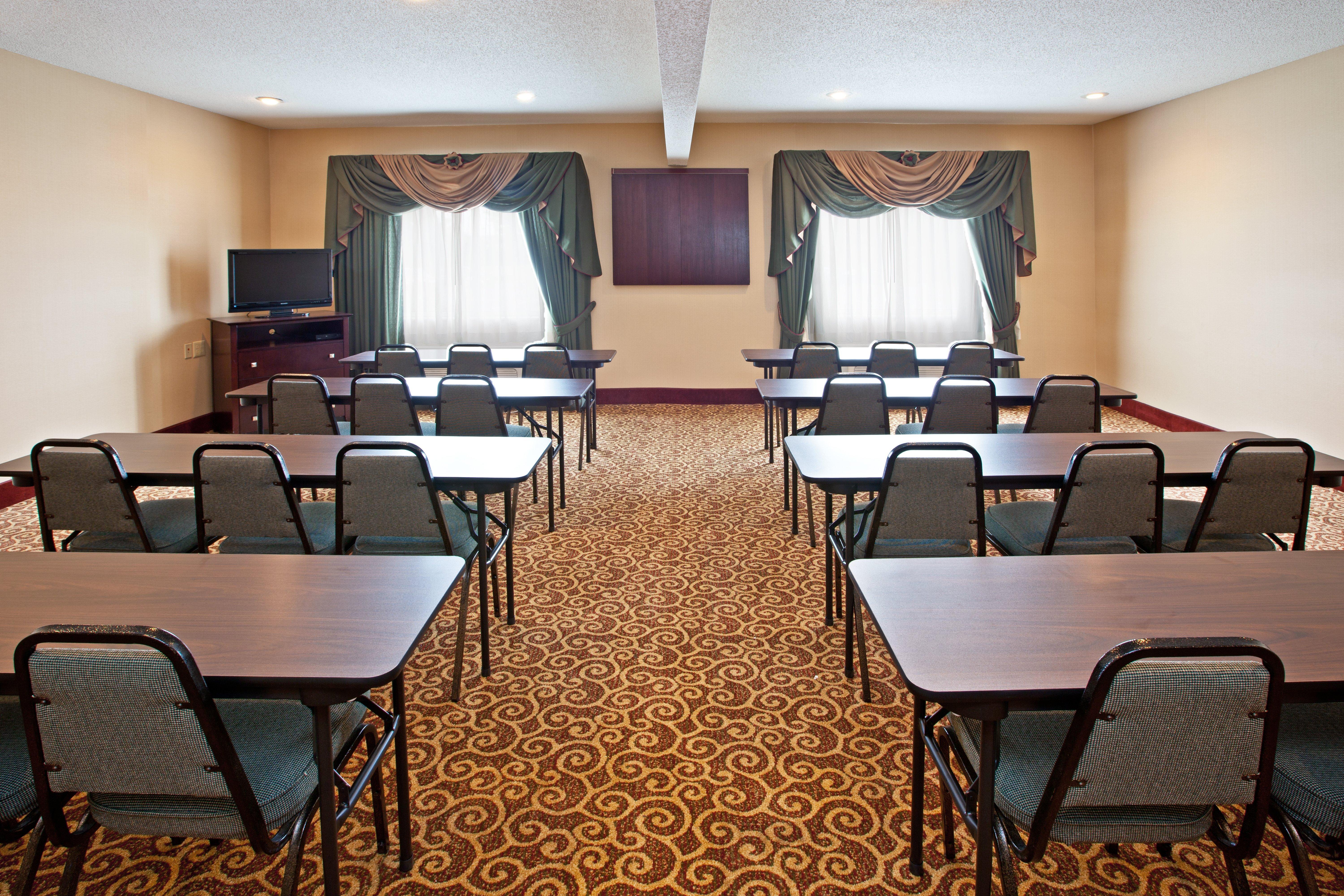 Holiday Inn Express Hotel & Suites Cincinnati-North/Sharonville Ngoại thất bức ảnh