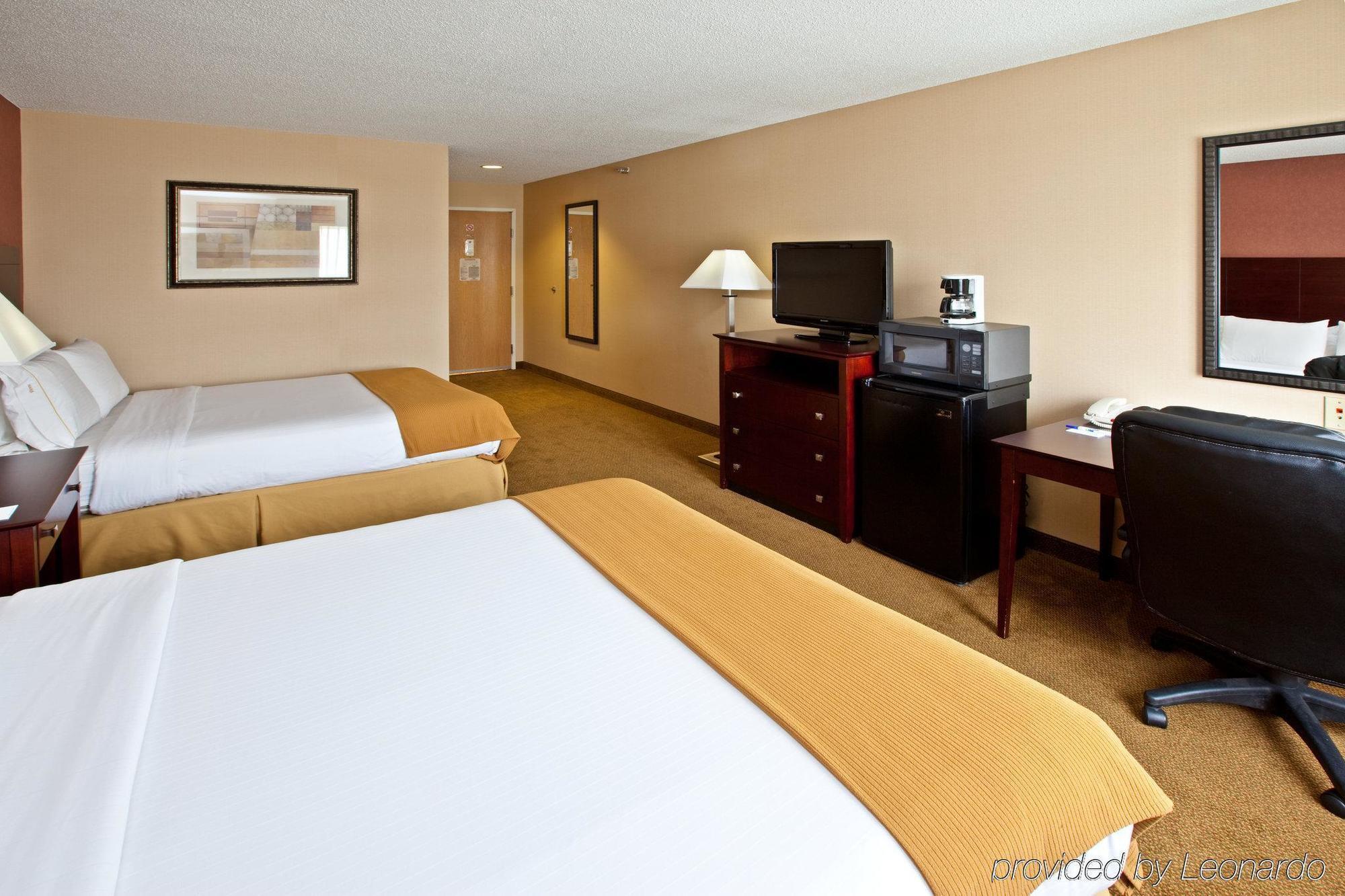 Holiday Inn Express Hotel & Suites Cincinnati-North/Sharonville Phòng bức ảnh