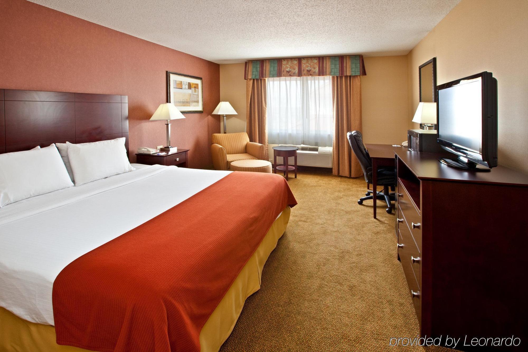 Holiday Inn Express Hotel & Suites Cincinnati-North/Sharonville Ngoại thất bức ảnh