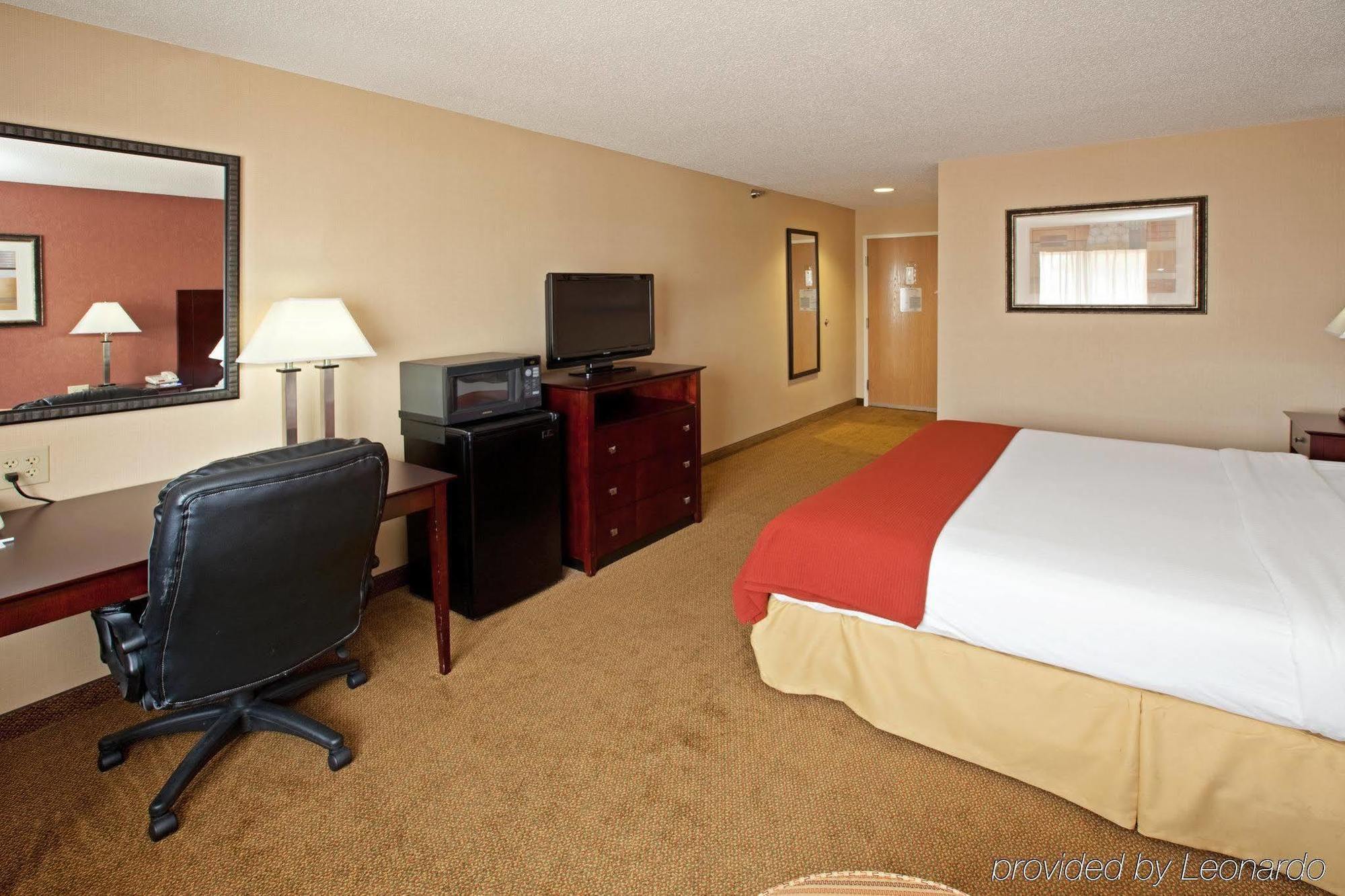 Holiday Inn Express Hotel & Suites Cincinnati-North/Sharonville Phòng bức ảnh